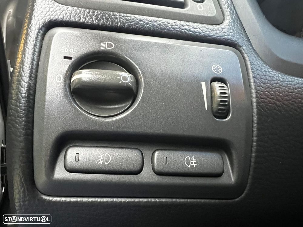 Volvo V70 Crosscountry - 30