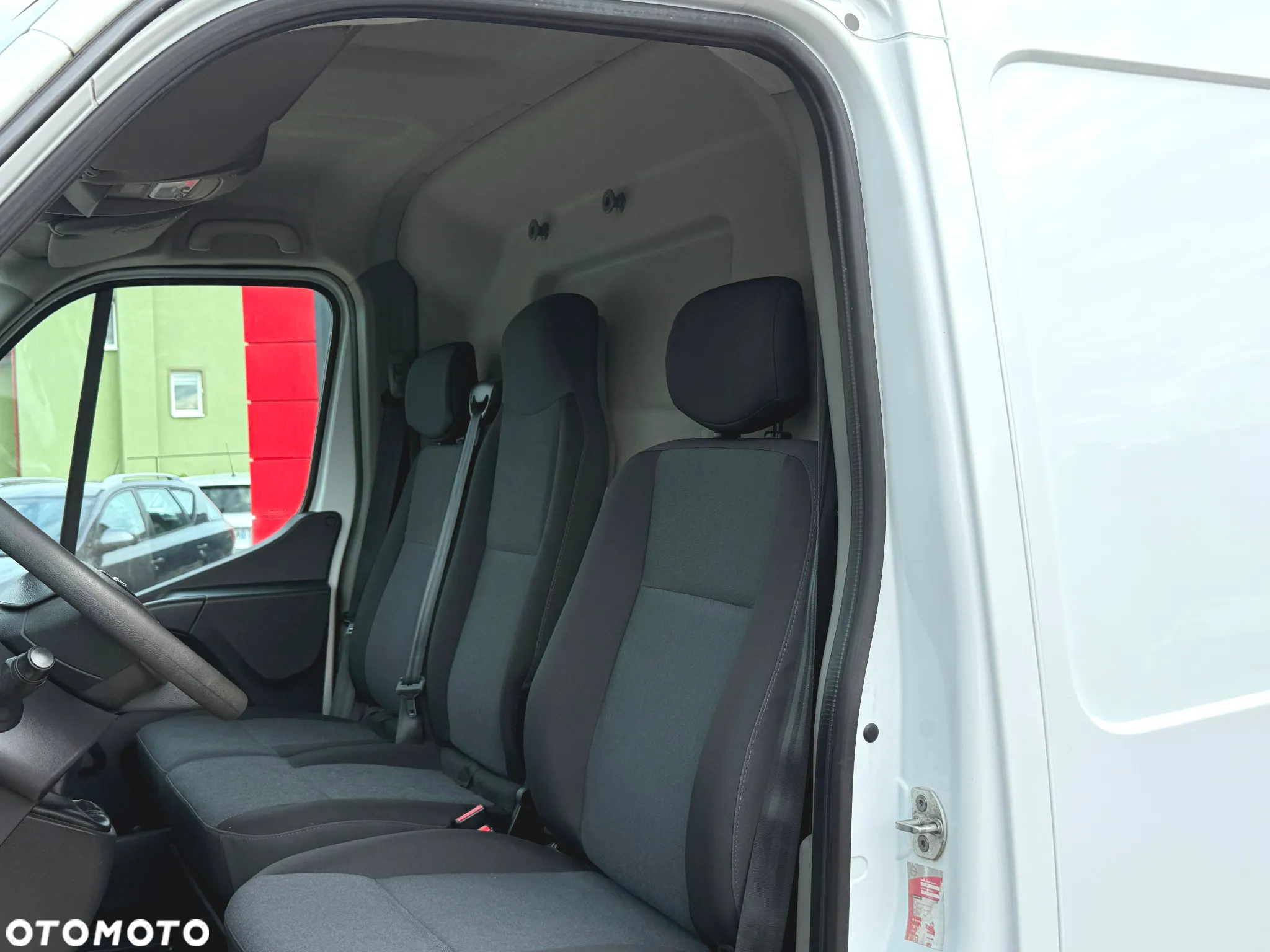 Nissan NV400 - 9