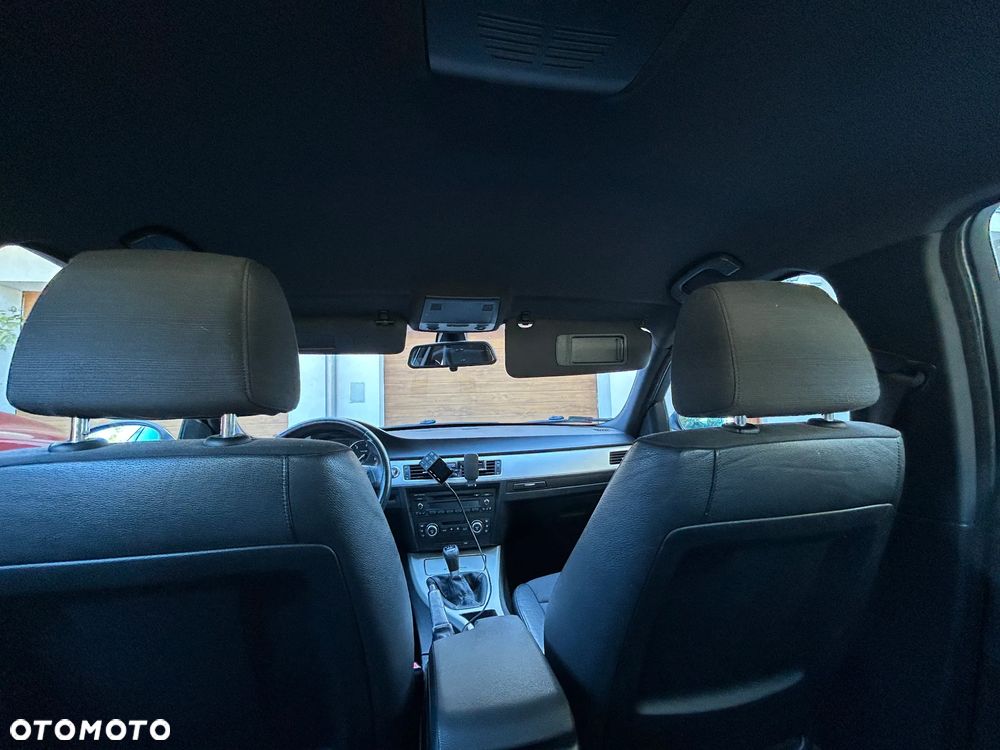 BMW Seria 3 318d - 11
