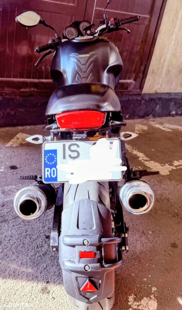 Ducati Monster 695 - 4