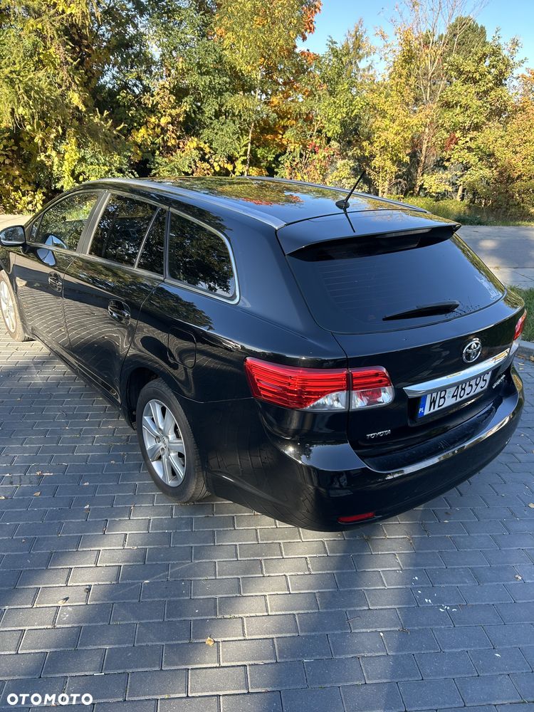 Toyota Avensis 2014 photo 2