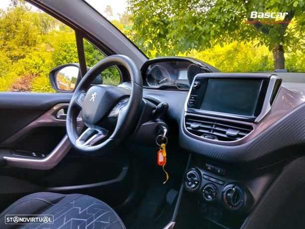 Peugeot 2008 1.6 e-HDi Allure - 22