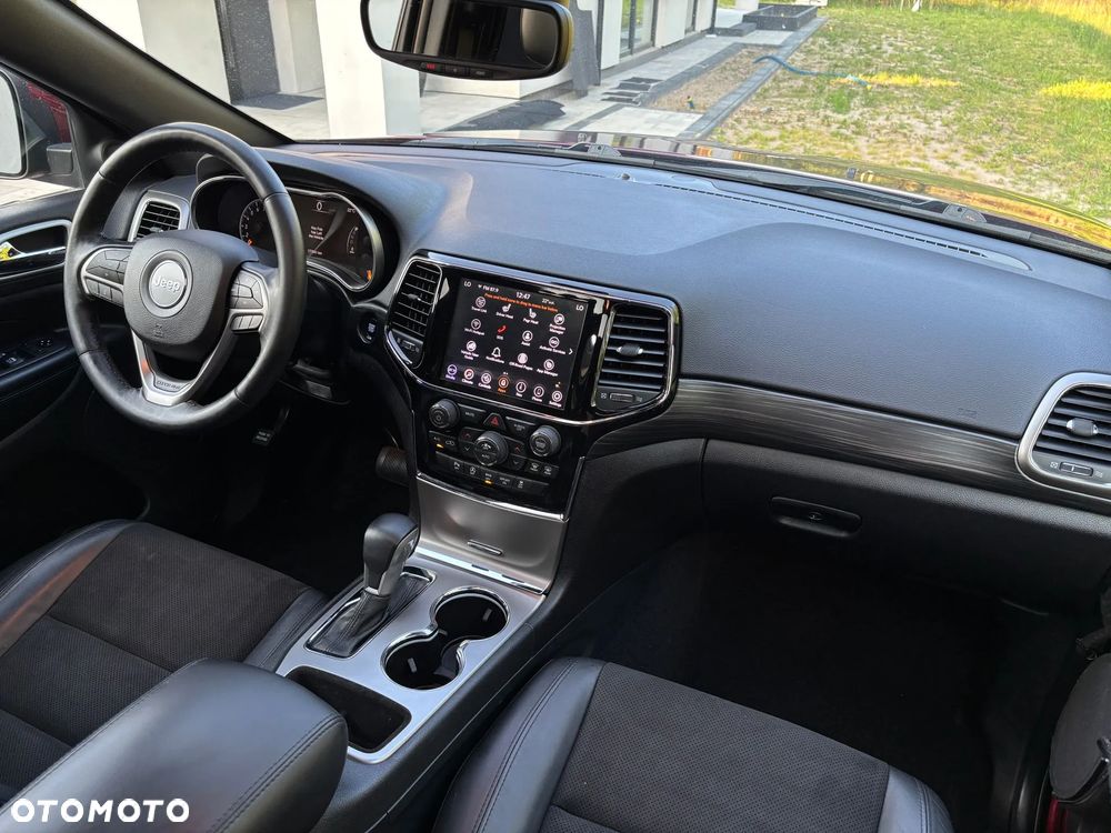 Jeep Grand Cherokee - 36