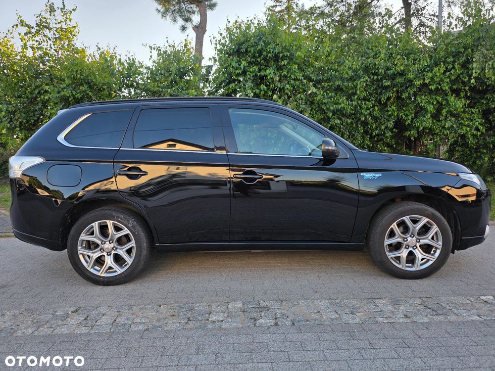 Mitsubishi Outlander 2.0 4WD Plus - 14