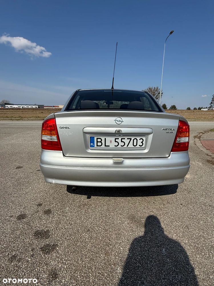 Opel Astra 1.6 16V 100 - 8