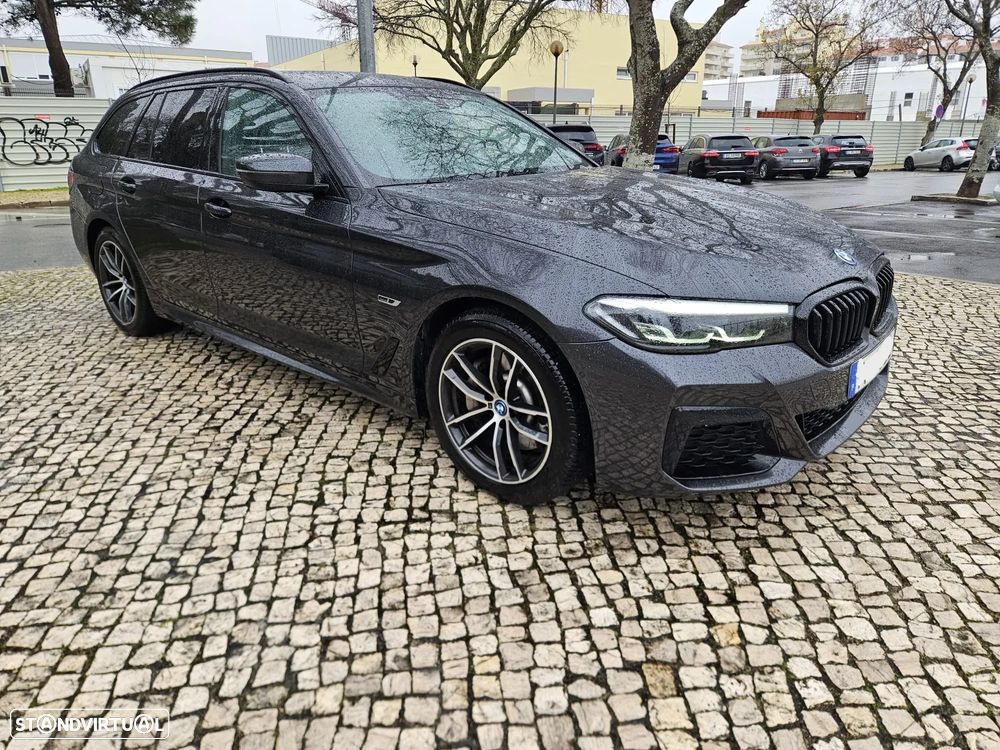 BMW 530 e Pack Desportivo M - 1