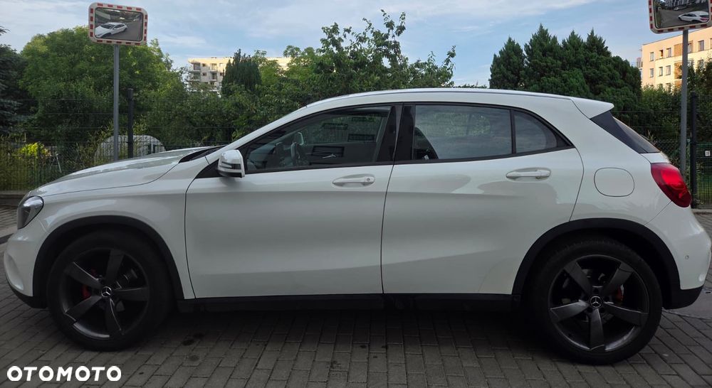 Mercedes-Benz GLA - 5