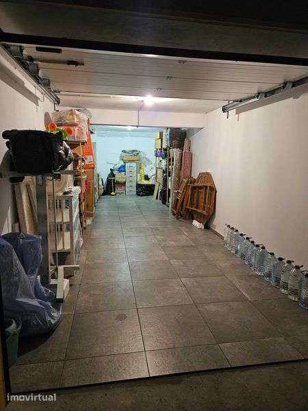 Garagem 2 carros - Excelente estado - Grande imagem: 2/7
