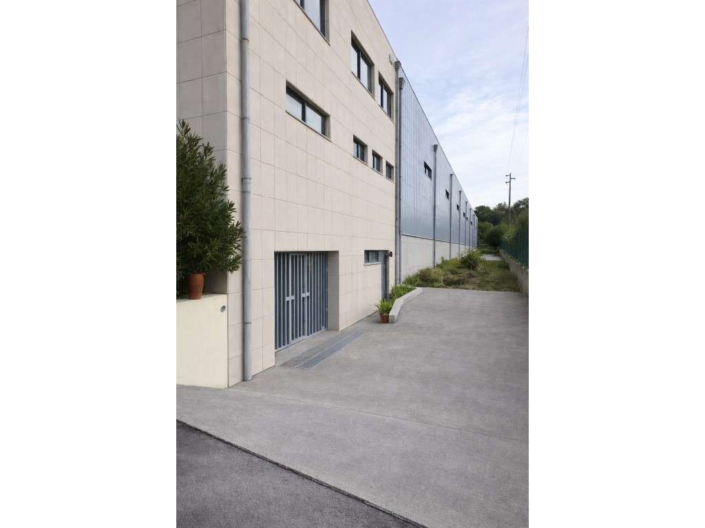 ARMAZÉM INDUSTRIAL (FRAÇÃO A) PARA ARRENDAMENTO - Grande imagem: 5/6