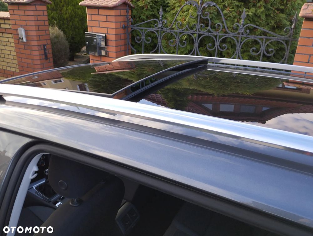 Volkswagen Golf VII 1.6 TDI BMT IQ Drive - 36