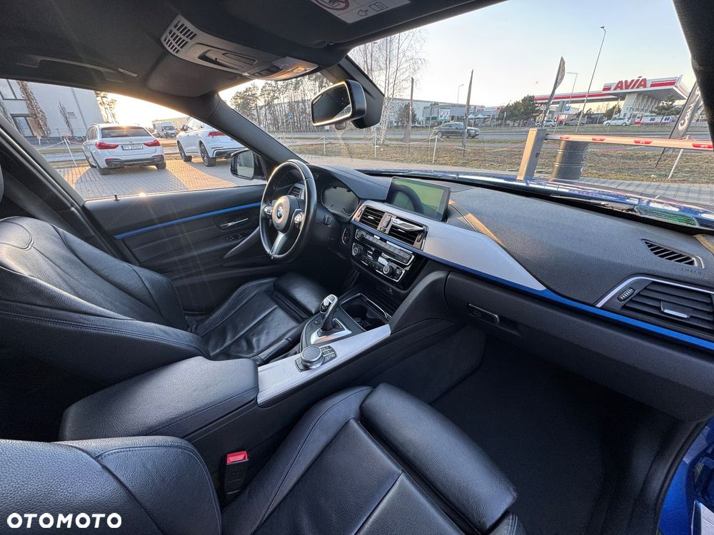 BMW Seria 3 330i xDrive M Sport Shadow - 25