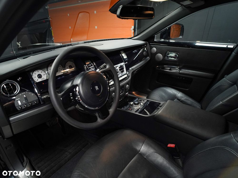 Rolls-Royce Ghost - 12