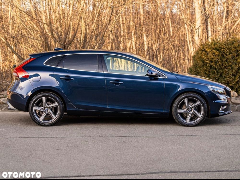 Volvo V40 D2 R-Design - 5