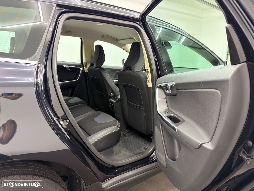 Volvo XC 60 2.0 D4 DRIVe Momentum - 19
