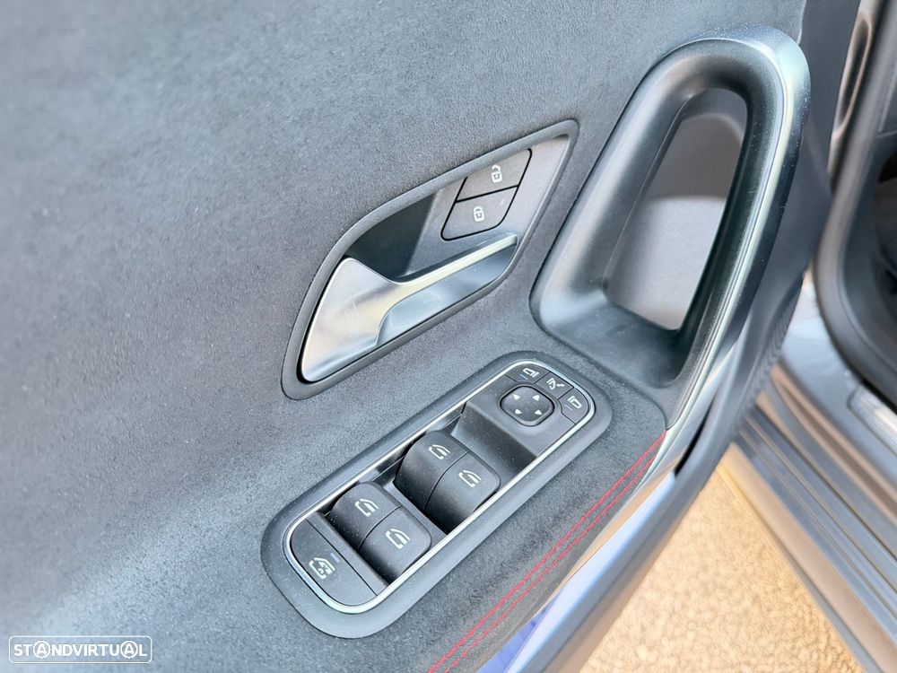 Mercedes-Benz A 180 d AMG Line Aut. - 31