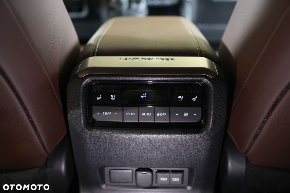 Toyota Land Cruiser - 16