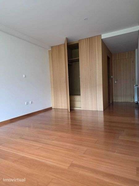 T3 em Guimarães com Excelente Localização e Vista para Zona Verde - Grande imagem: 5/12