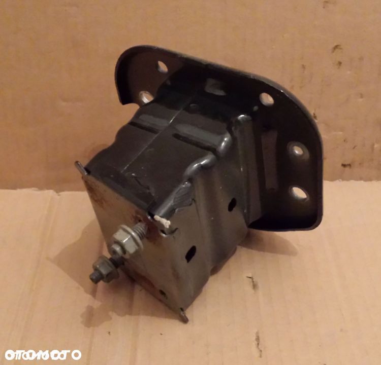 Strefa zgniotu prawa tył Nissan Juke 2014- Lift