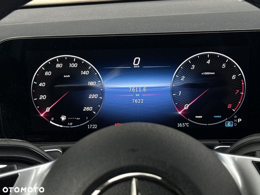 Mercedes-Benz GLB - 16