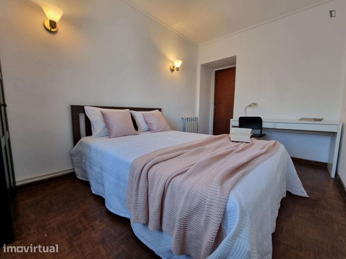 Apartamento com 4 quartos - localizado em Montes Claros Coimbra - Grande imagem: 4/23