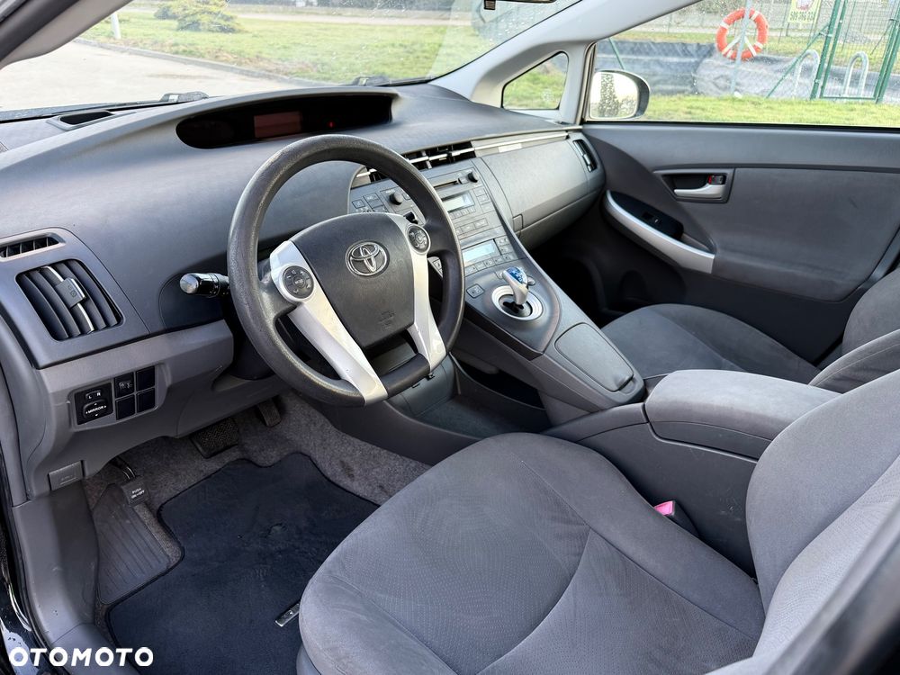 Toyota Prius 1.8 HSD Active - 11
