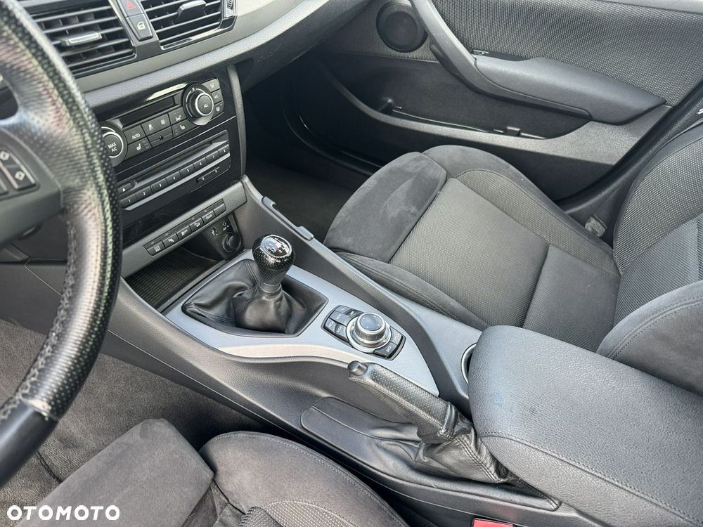 BMW X1 xDrive18d Sport Line - 22
