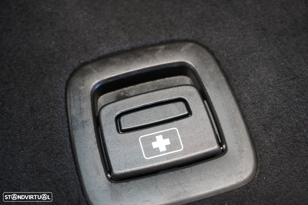 BMW 318 d Line Luxury - 30