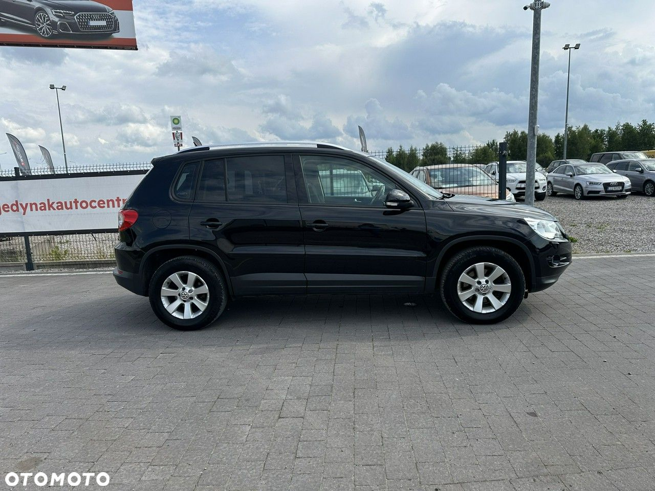 Volkswagen Tiguan - 8