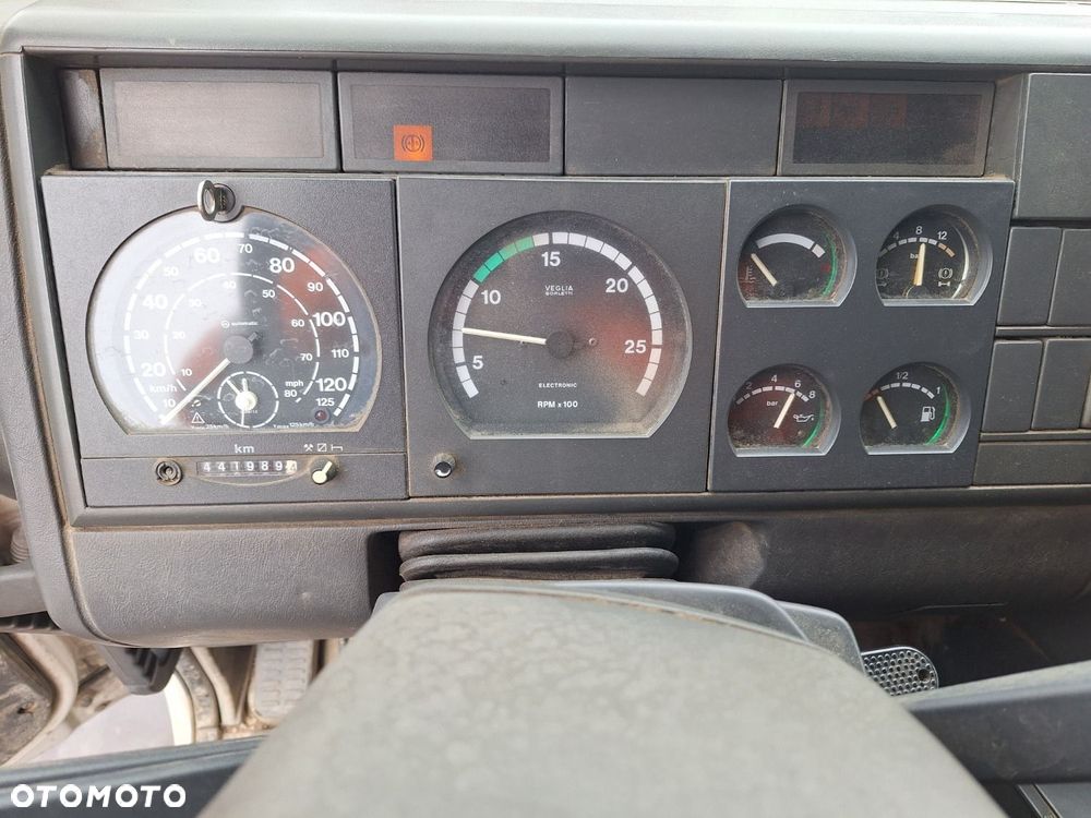 Iveco Eurotrakker 260E38 6X4 + Cifa 32 - 25