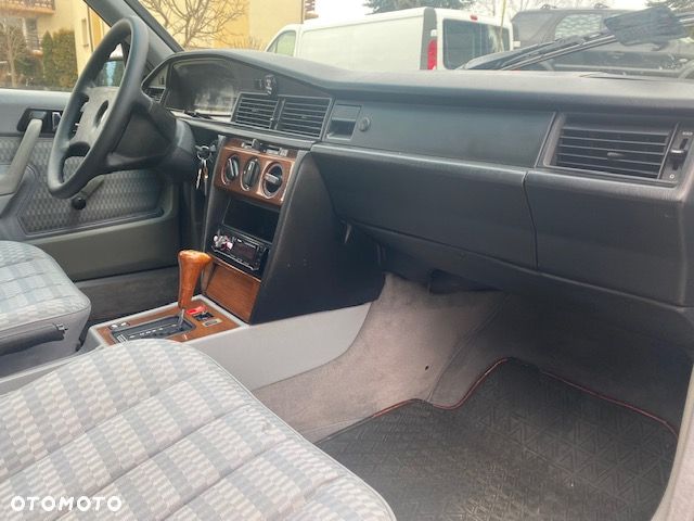 Mercedes-Benz W201 (190) - 18