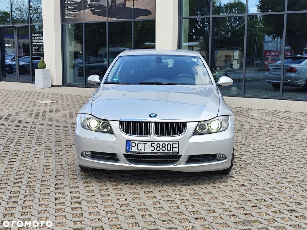 BMW Seria 3 325i xDrive Edition Exclusive - 9