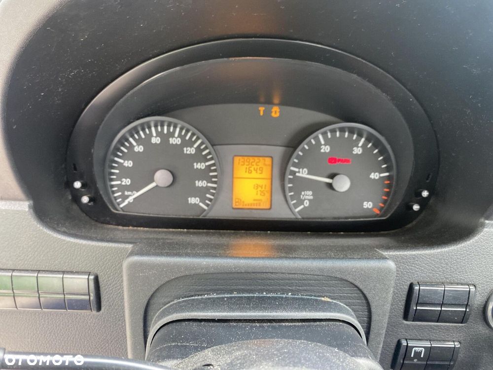 Mercedes-Benz Sprinter - 10