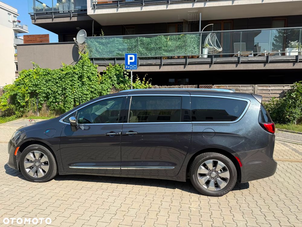 Chrysler Pacifica - 8