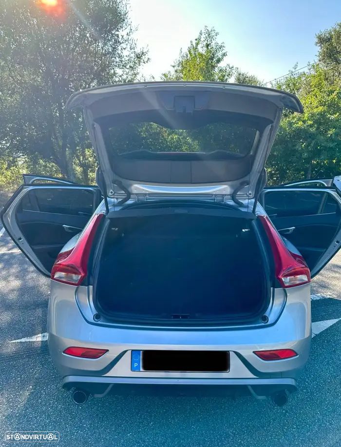 Volvo V40 D2 R Design - 2