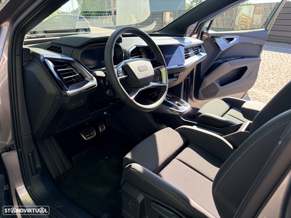 Audi Q4 e-tron 45 82 kWh SE Business - 14