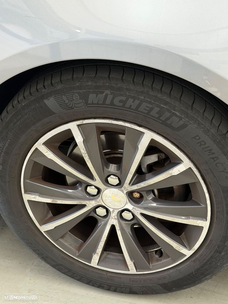 Peugeot 308 SW BlueHDi 120 EAT6 Stop & Start Allure - 10