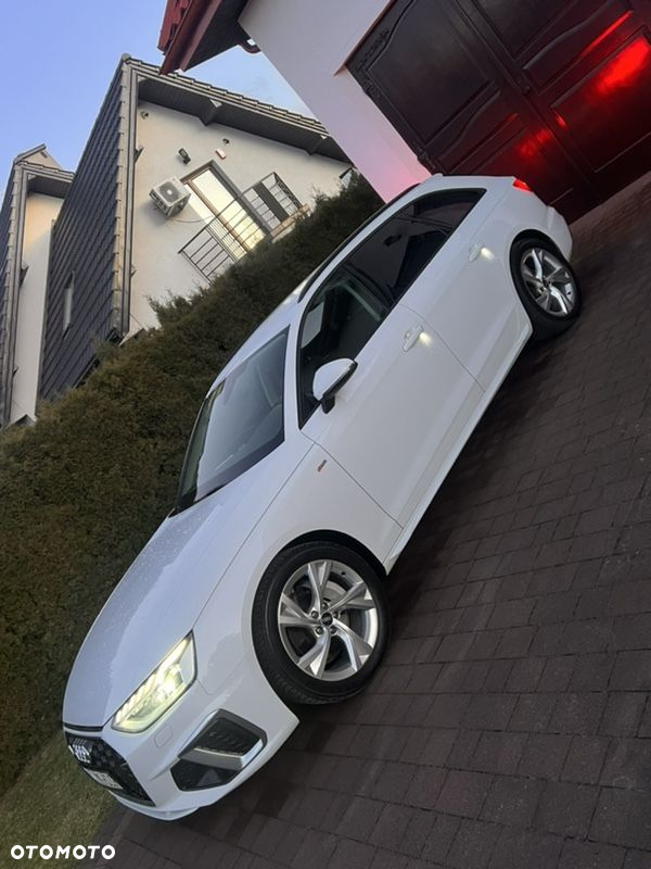 Audi A4 Avant 40 TDI S tronic S line - 16