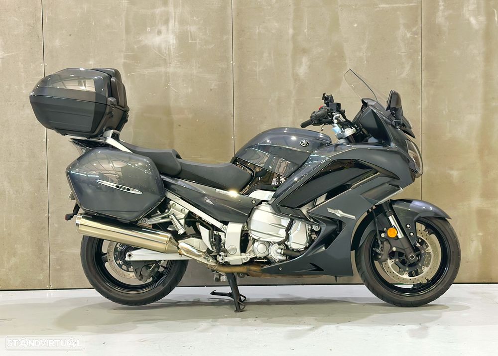 Yamaha FJR 1300 - 9