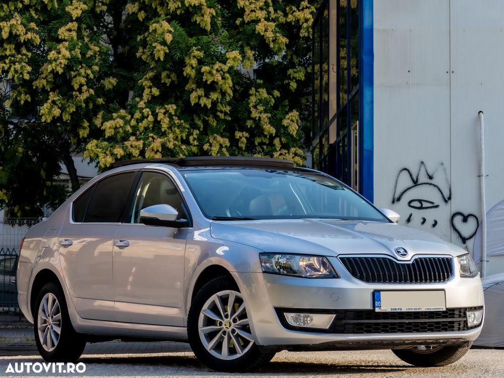 Skoda Octavia 1.6 TDI DSG Ambition - 2