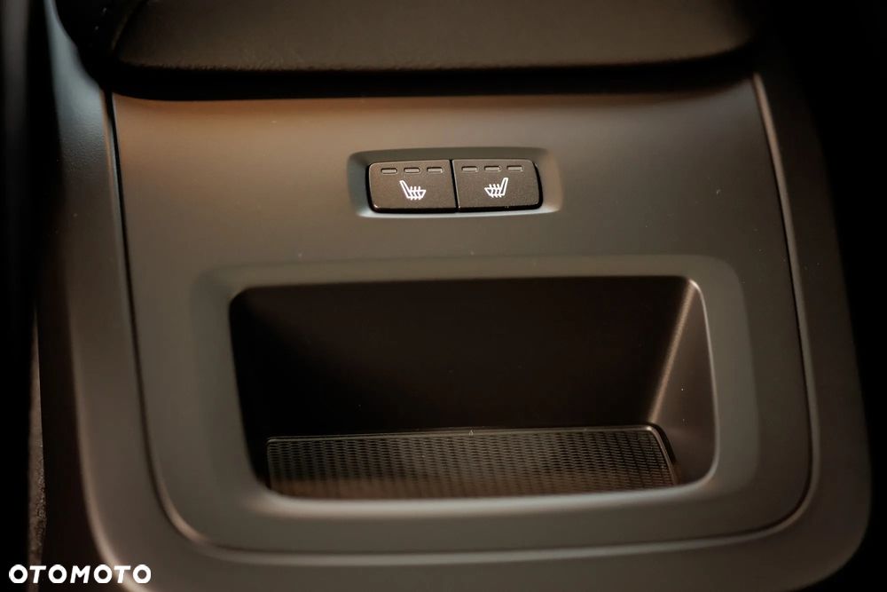 Volvo XC 60 B5 B AWD Plus Dark - 35