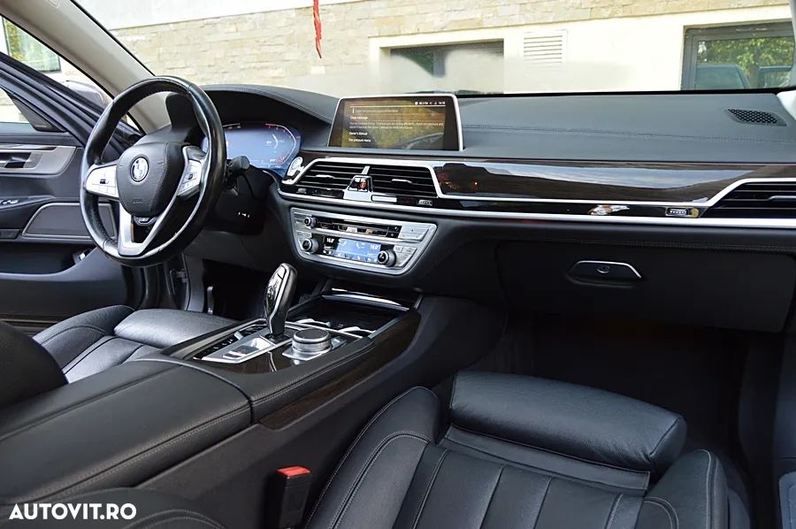 BMW Seria 7 - 11