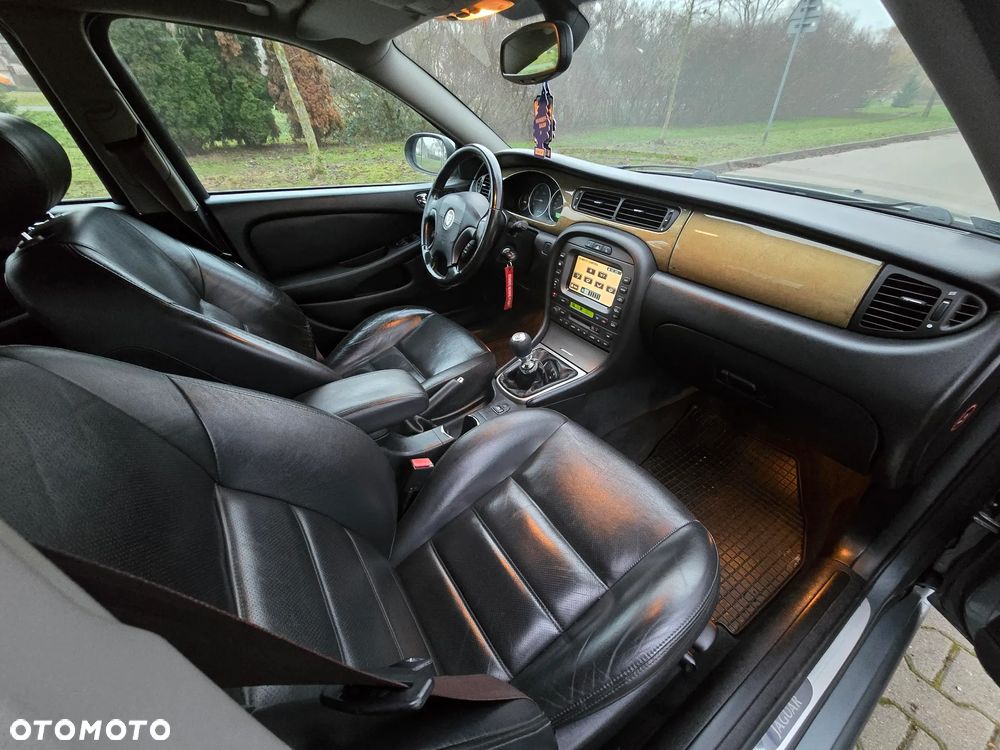 Jaguar X-Type 3.0 V6 4x4 Sport - 17
