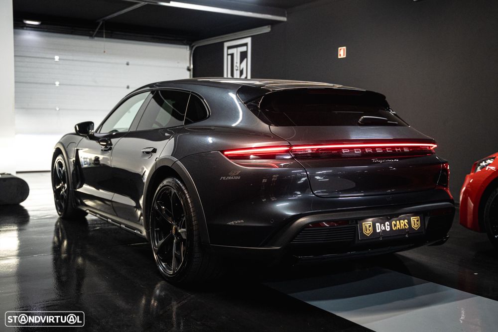 Porsche Taycan Cross Turismo 4 - 3