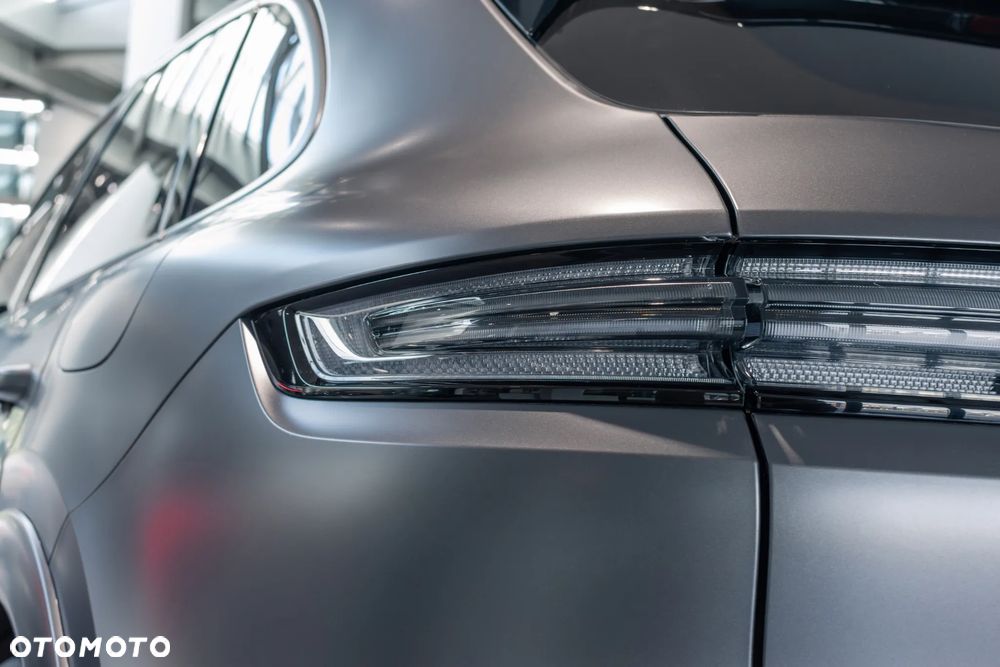 Porsche Cayenne Turbo E-Hybrid PHEV - 12