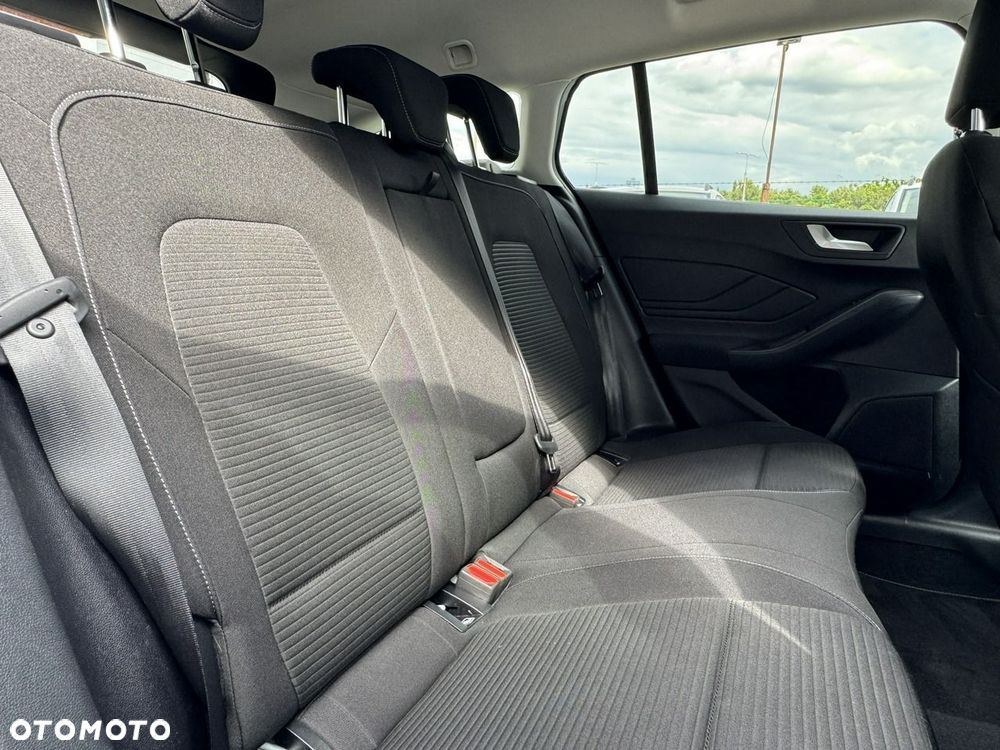 Ford Focus 1.0 EcoBoost Hybrid TITANIUM EDITION - 18