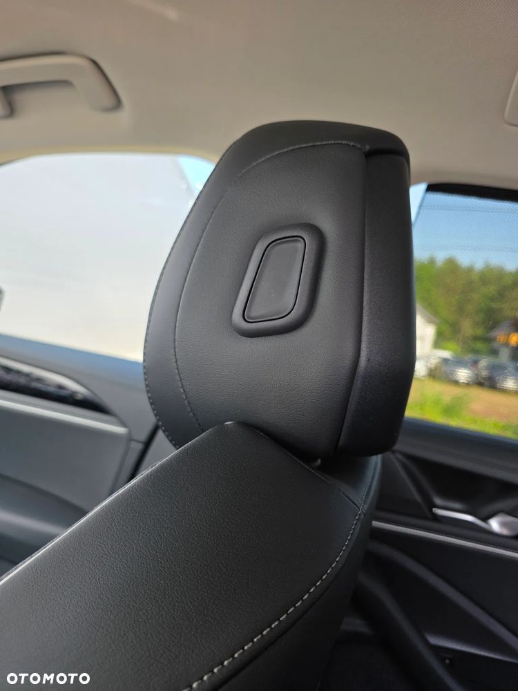 Volkswagen Passat - 36
