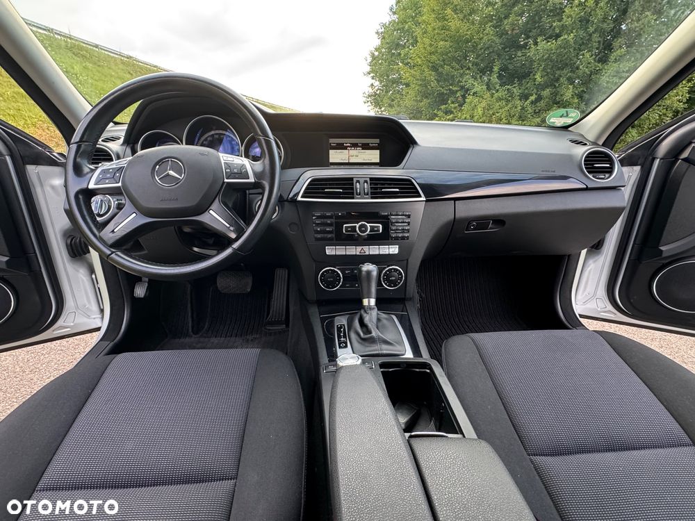 Mercedes-Benz Klasa C 180 7G-TRONIC Avantgarde - 27