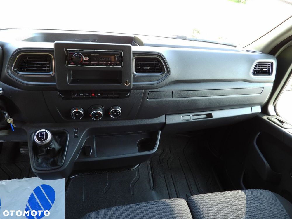 Renault MASTER  PLANDEKA 10 PALET WEBASTO TEMPOMAT LEDY PNEUMATYKA KLIMATYZACJA  165KM - 32