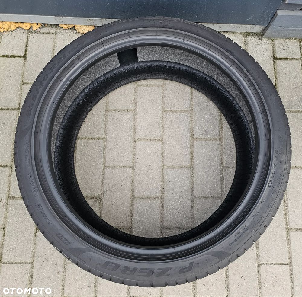 Pirelli P Zero 255/40R21 102 Y - 3
