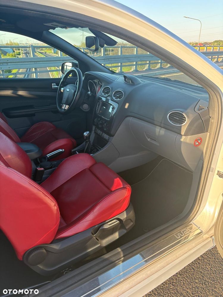 Ford Focus 2.5 ST - 13